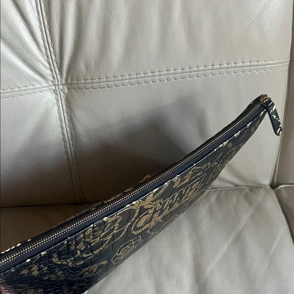 CHANEL EGYPTIAN Graphic Clutch - Picture 4 of 9